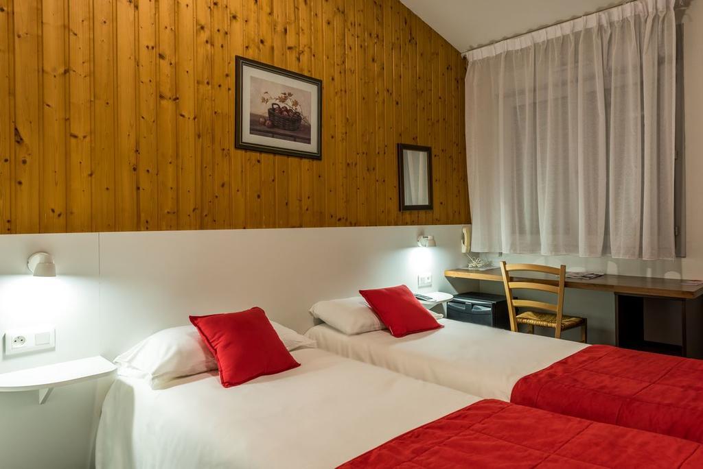 Fasthotel Thônes Exteriör bild